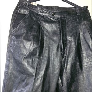 Gorgeous Highwaisted Leather Pants ( Size 32)